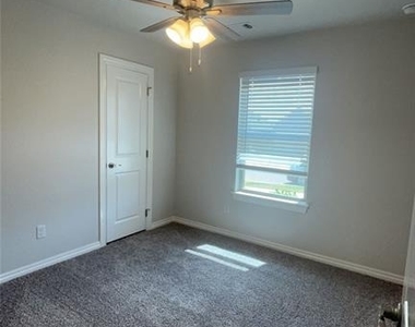 2229 Nw 170th Street - Photo Thumbnail 11