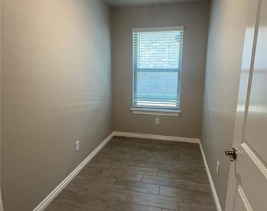 2220 Nw 170th Street - Photo Thumbnail 13