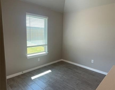 2220 Nw 170th Street - Photo Thumbnail 5
