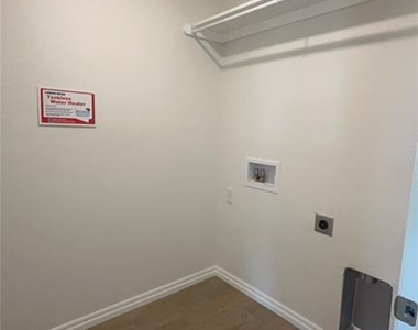 2216 Nw 170 Street - Photo Thumbnail 12