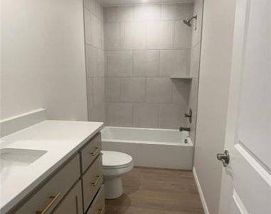 2216 Nw 170 Street - Photo Thumbnail 10