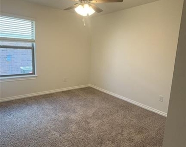 2216 Nw 170 Street - Photo Thumbnail 11