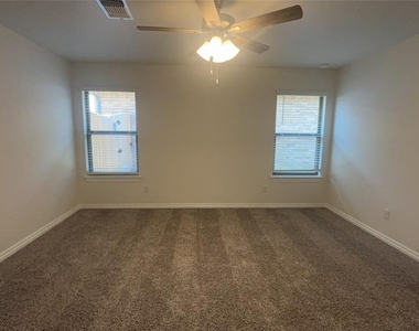2216 Nw 170 Street - Photo Thumbnail 5