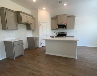 2216 Nw 170 Street - Photo Thumbnail 2