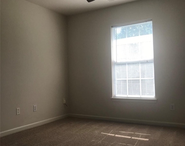 3400 Pasture View Court - Photo Thumbnail 16