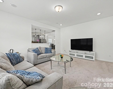 5125 Arbordale Way - Photo Thumbnail 8