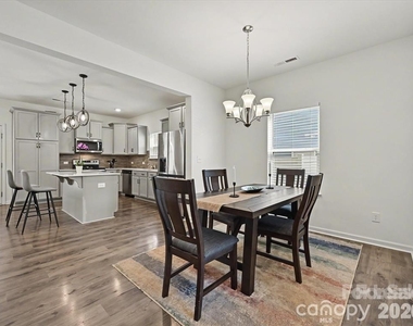 5125 Arbordale Way - Photo Thumbnail 3