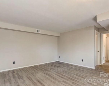5707 Snow White Lane - Photo Thumbnail 12
