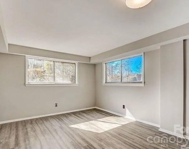 5707 Snow White Lane - Photo Thumbnail 14