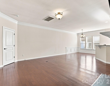 4148 Park South Station Boulevard - Photo Thumbnail 10