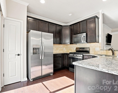 4148 Park South Station Boulevard - Photo Thumbnail 13