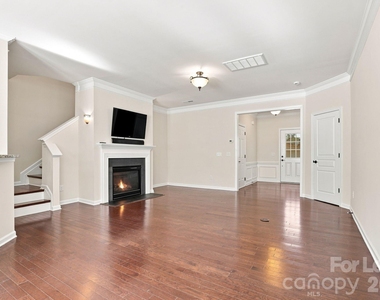 4148 Park South Station Boulevard - Photo Thumbnail 4