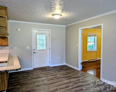 542 Elmwood Road - Photo Thumbnail 5