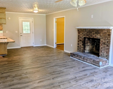 542 Elmwood Road - Photo Thumbnail 4