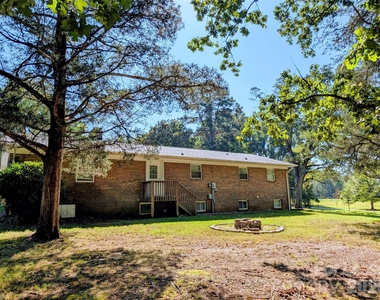 542 Elmwood Road - Photo Thumbnail 14