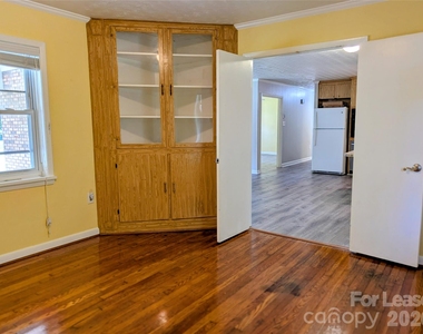 542 Elmwood Road - Photo Thumbnail 7