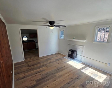102 Malvern Drive - Photo Thumbnail 6