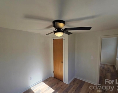 102 Malvern Drive - Photo Thumbnail 8