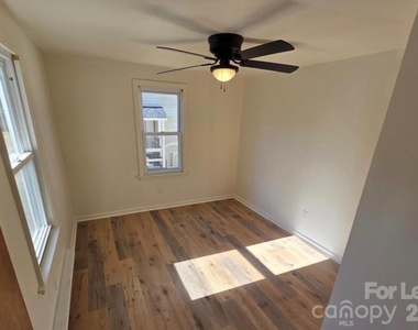 102 Malvern Drive - Photo Thumbnail 7
