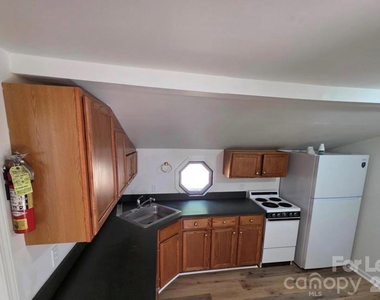 102 Malvern Drive - Photo Thumbnail 3