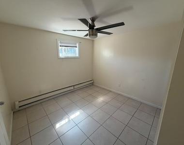 147th ave  2 bed beauty - Photo Thumbnail 3