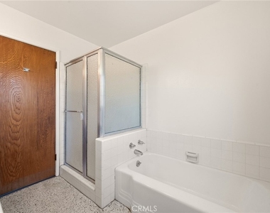 1033 Encino - Photo Thumbnail 21