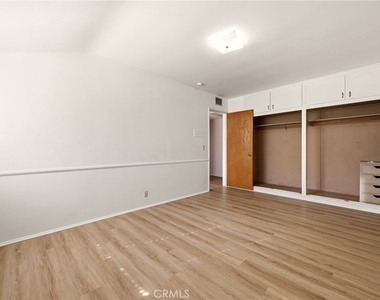 1033 Encino - Photo Thumbnail 16
