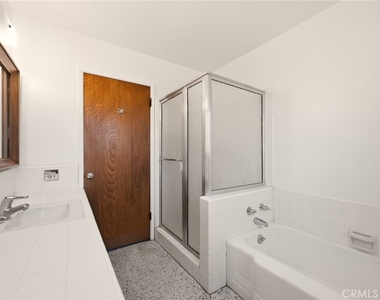 1033 Encino - Photo Thumbnail 20