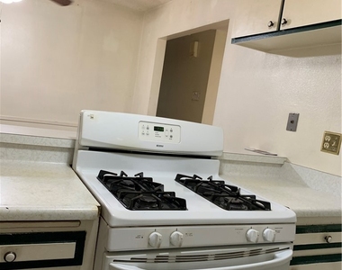 1424 Lynwood Way - Photo Thumbnail 3