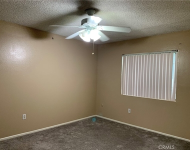 1424 Lynwood Way - Photo Thumbnail 10