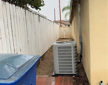1424 Lynwood Way - Photo Thumbnail 13