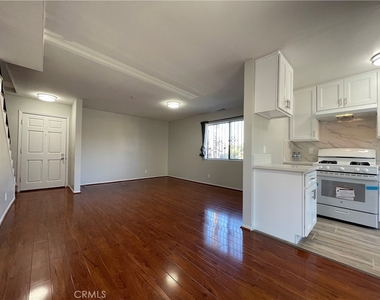 225 N Marguerita - Photo Thumbnail 1