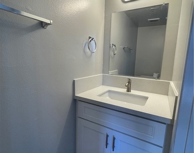 225 N Marguerita - Photo Thumbnail 11