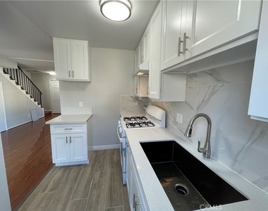 225 N Marguerita - Photo Thumbnail 7