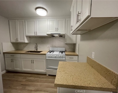 225 N Marguerita - Photo Thumbnail 4