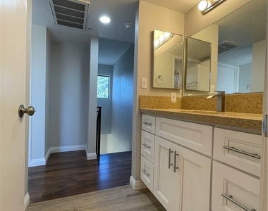 225 N Marguerita - Photo Thumbnail 9