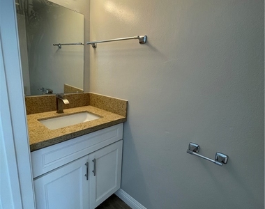 225 N Marguerita - Photo Thumbnail 11