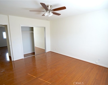 911 Genoa Street - Photo Thumbnail 6