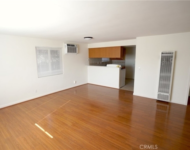 911 Genoa Street - Photo Thumbnail 1