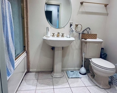 1480 Atterbury - Photo Thumbnail 15