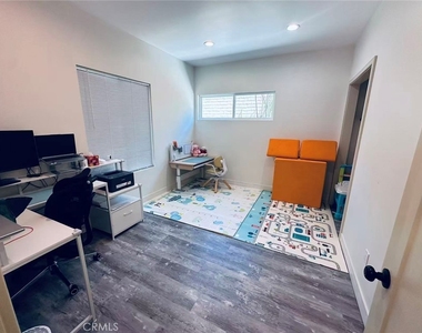 1480 Atterbury - Photo Thumbnail 5