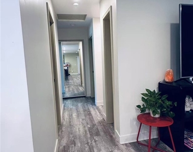 1480 Atterbury - Photo Thumbnail 9