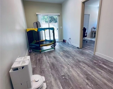 1480 Atterbury - Photo Thumbnail 8