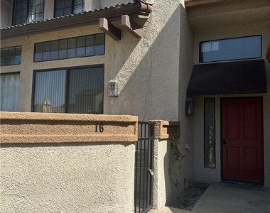 16 Goldstar Place - Photo Thumbnail 1
