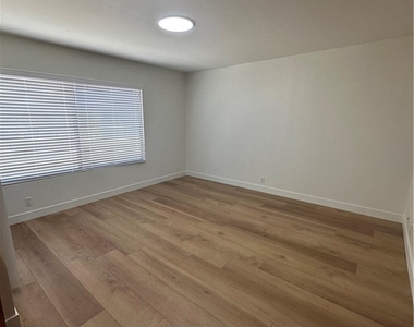 16 Goldstar Place - Photo Thumbnail 13