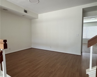 16 Goldstar Place - Photo Thumbnail 6