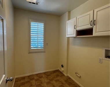 7617 Potter Valley Drive - Photo Thumbnail 11
