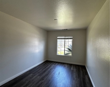 7617 Potter Valley Drive - Photo Thumbnail 17