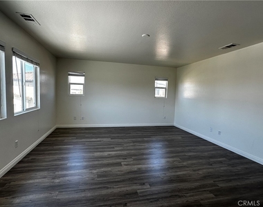 7617 Potter Valley Drive - Photo Thumbnail 16