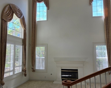 17568 Cloverdale - Photo Thumbnail 5